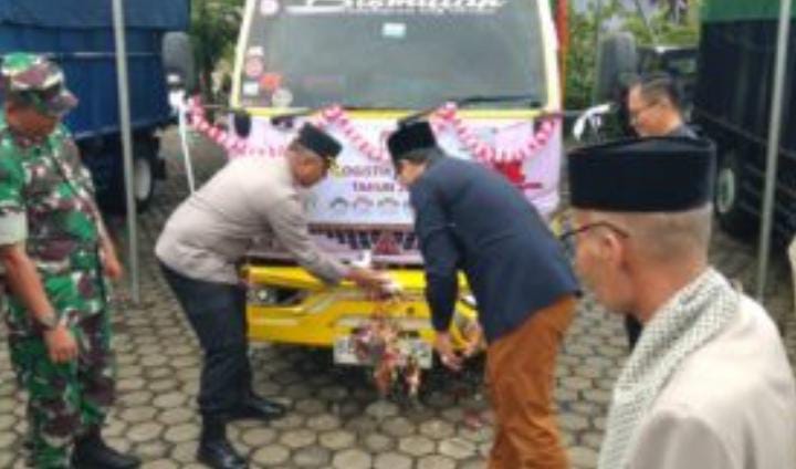 Kapolres Way Kanan Lepas Pendistribusian Logistik Pemilu 2024 di KPU Way Kanan