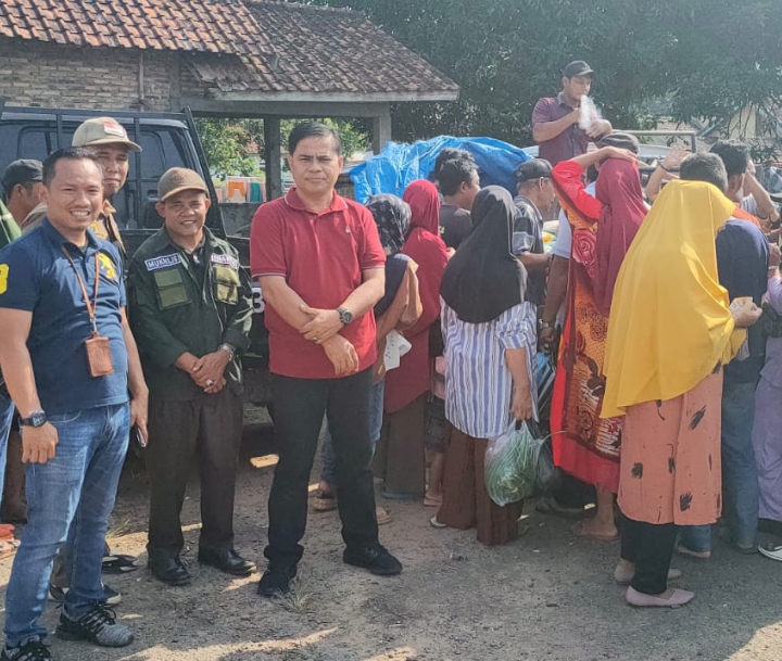 Bupati Way Kanan Gelar Operasi Pasar Beras Murah Di Pasar Inpres Baradatu Melalui Disperindag kabupaten Way Kanan