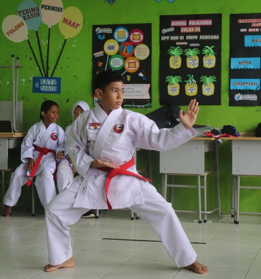 Fathan Alfarisqi Kurniawan Sukses Juara Karate Tingkat Kabupaten Way Kanan