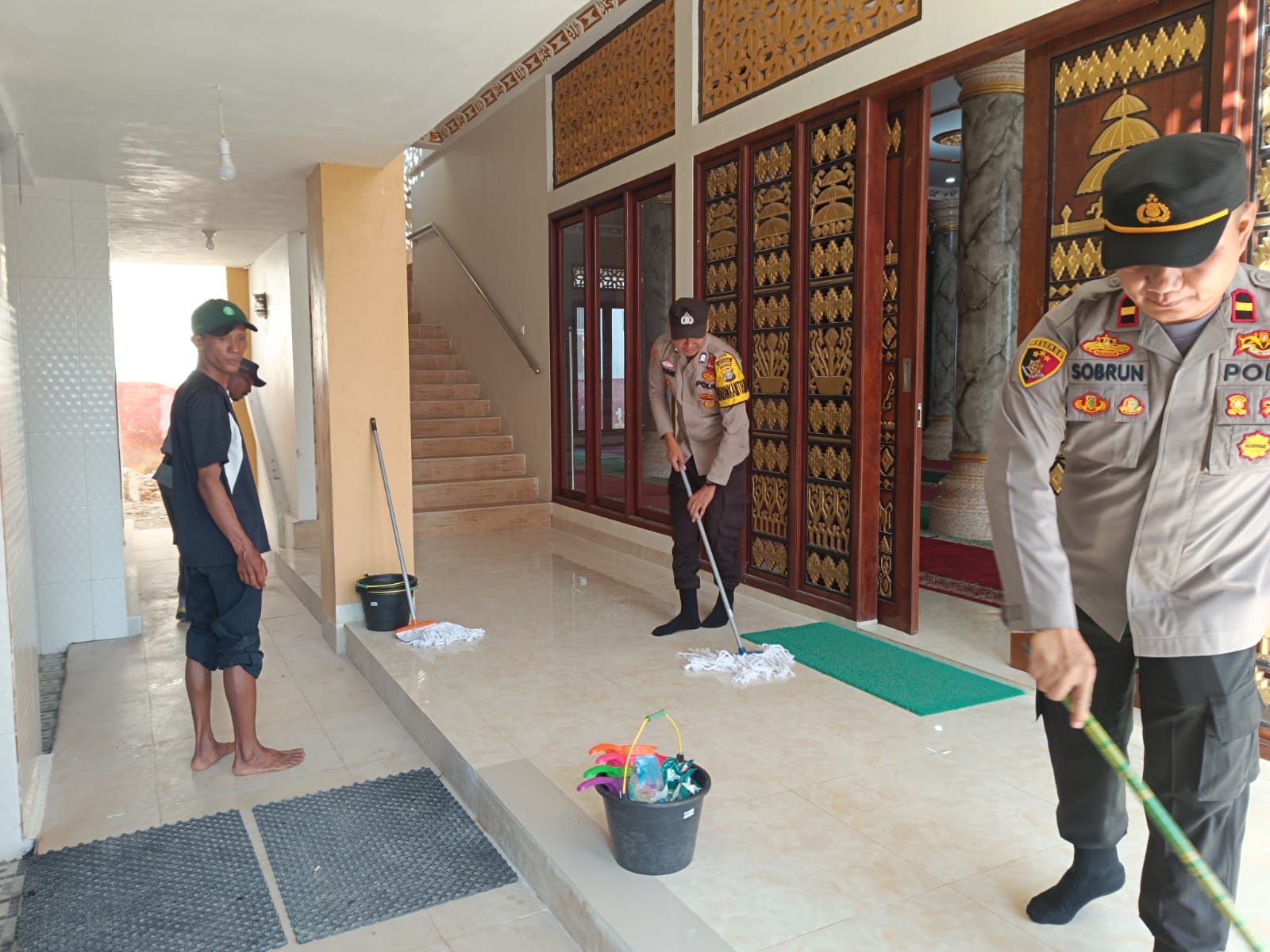 Sambut Hari Bhayangkara Ke 78, Polisi Gelar Bakti Sosial di Masjid Nurul Huda Negeri Besar