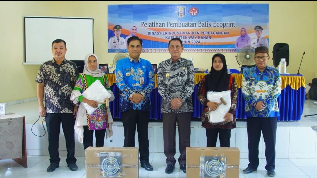 Wabup Ali Rahman Buka Pelatihan Pembuatan Batik Ecoprint Bagi Pelaku Usaha IKM Way Kanan Tahun 2024