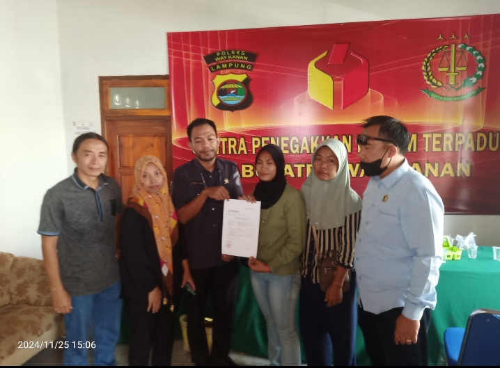 Diduga Money Politik, Paslon Nomor Urut 01 di Laporkan Warga ke Gakkumdu Way Kanan 