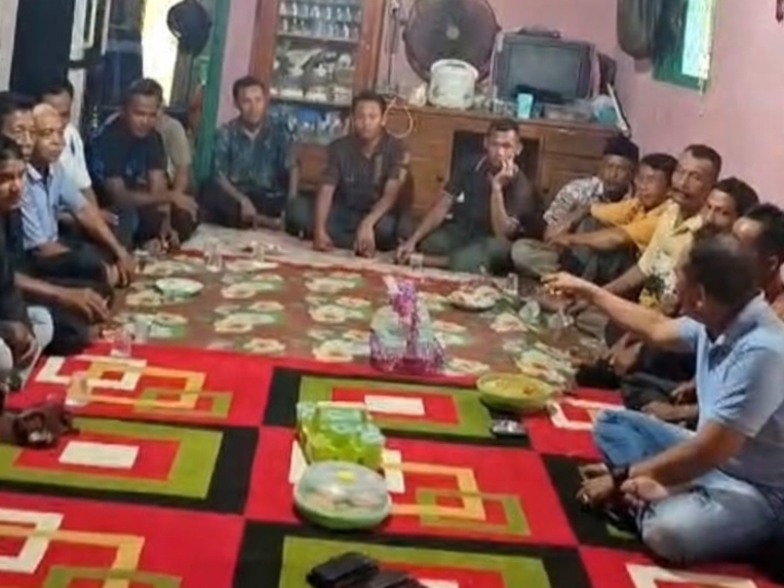 Musyawarah Kampung Karya Jaya Berujung Saling Lapor